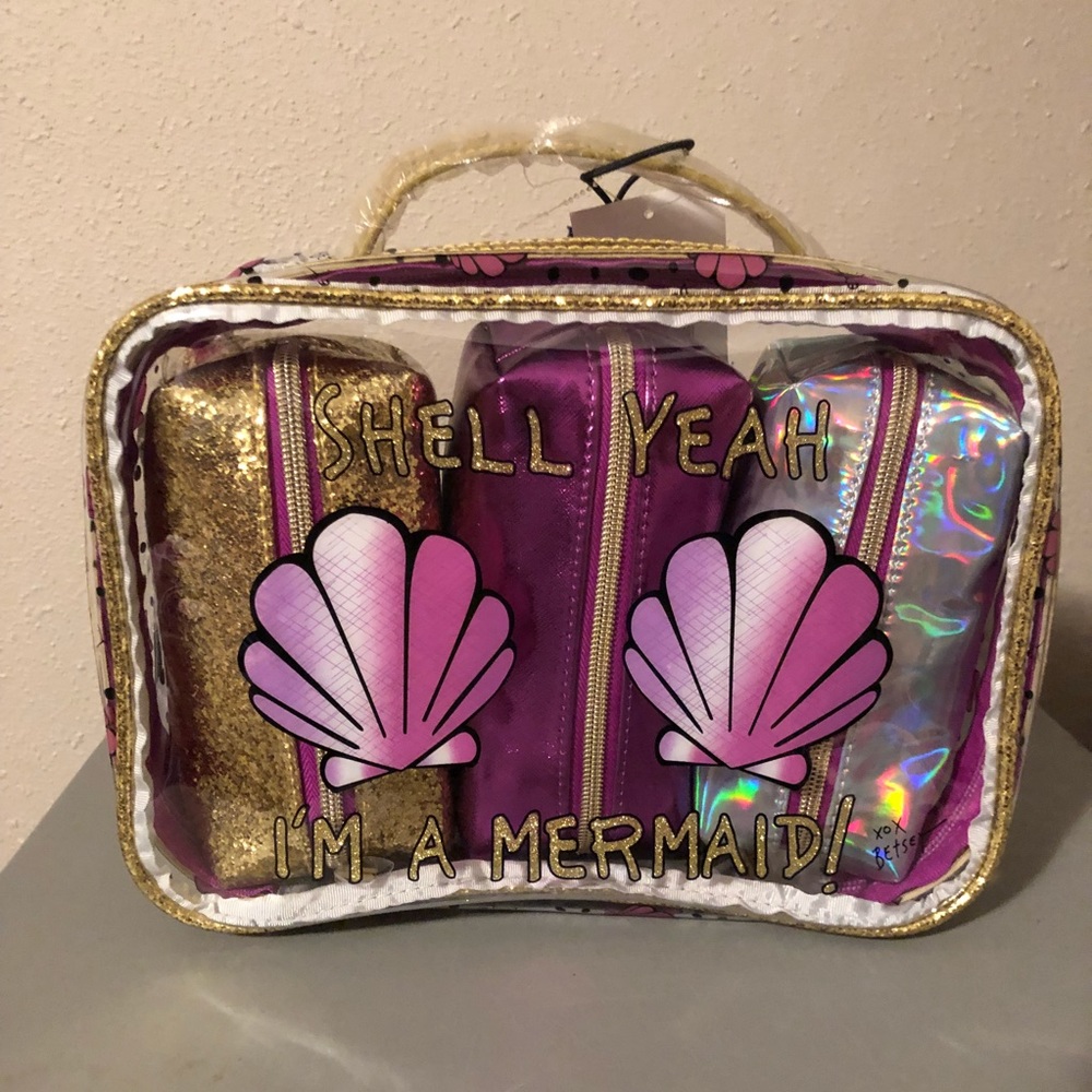 Betsey Johnson Shell Yeah Travel Bag Set! NWT! 🐚